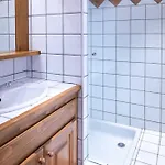Warm 2-bedroom Near The Tourist Office *