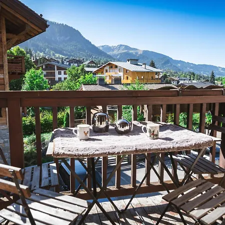 Warm 2-bedroom Near The Tourist Office