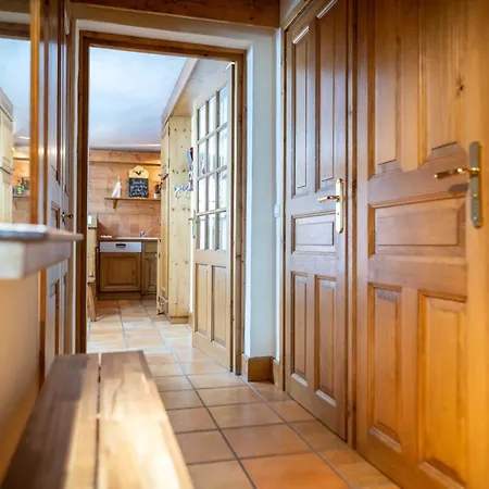 Warm 2-bedroom Near The Tourist Office Megève