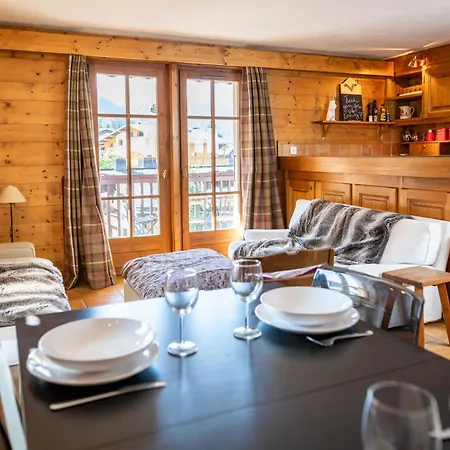 Warm 2-bedroom Near The Tourist Office * Megève