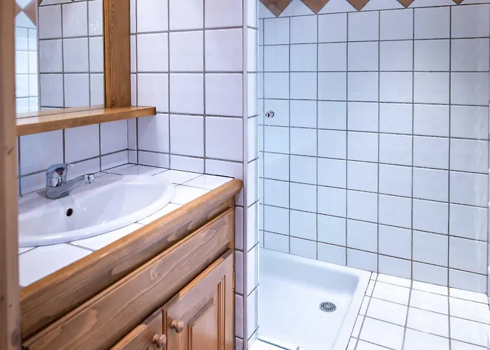 Warm 2-bedroom Near The Tourist Office *